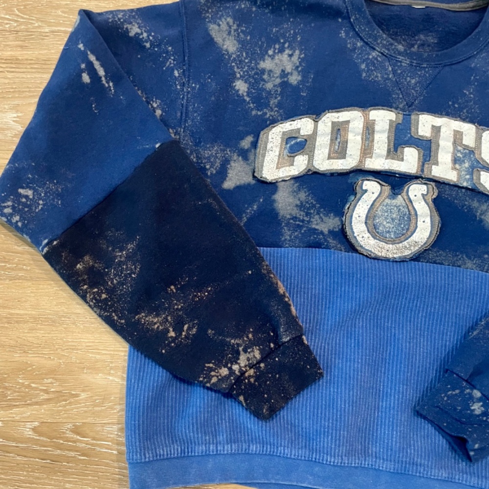 Custom Reworked lots sweatshirt - Picture 2 of 2